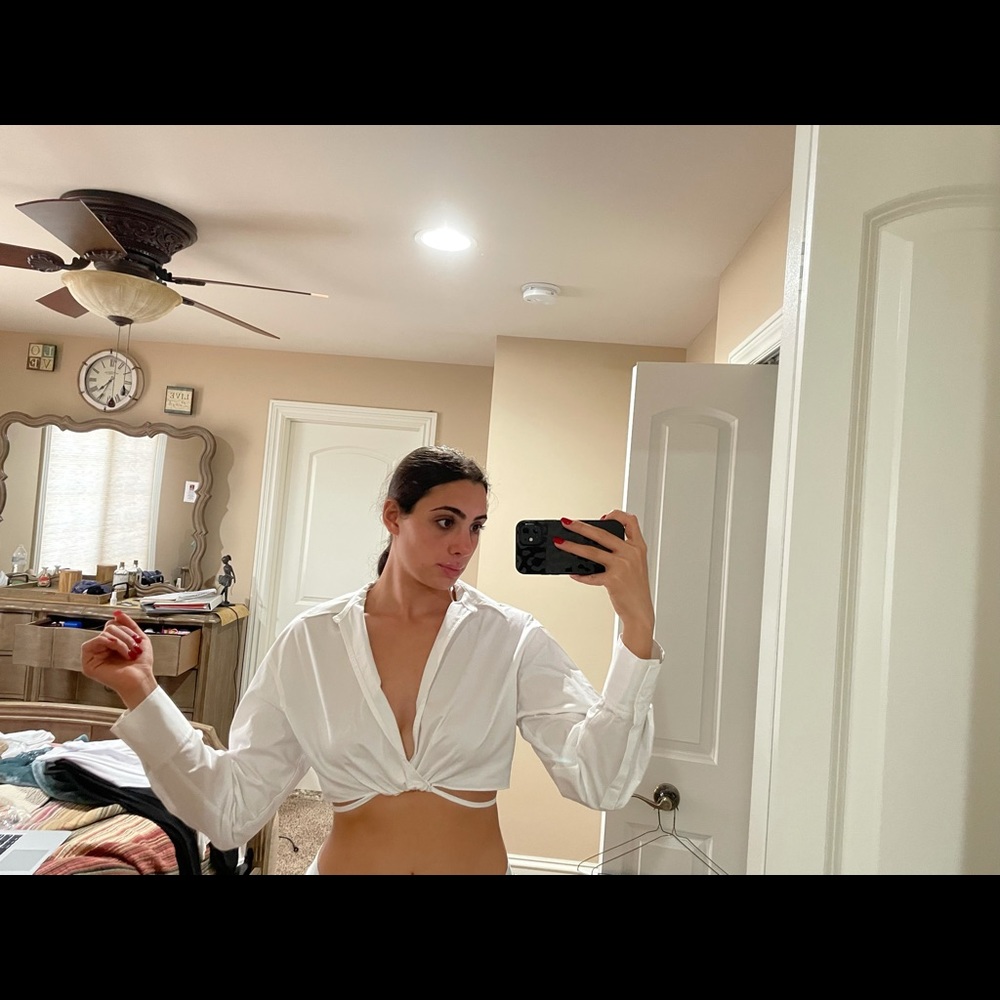 White cropped shirt with tie back
